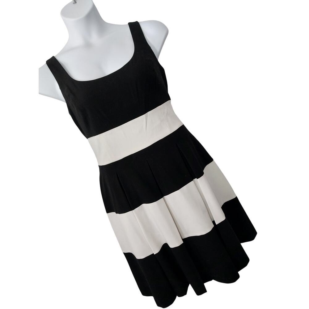 LAUREN BY RALPH LAUREN! STUNNING BLACK AND WHITE STRIPED SLEEVELESS DRESS! SZ 14